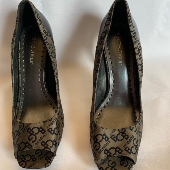 Sexy BCB Girls Open Toe Heels in Black and Gray! - Picture 2 of 11